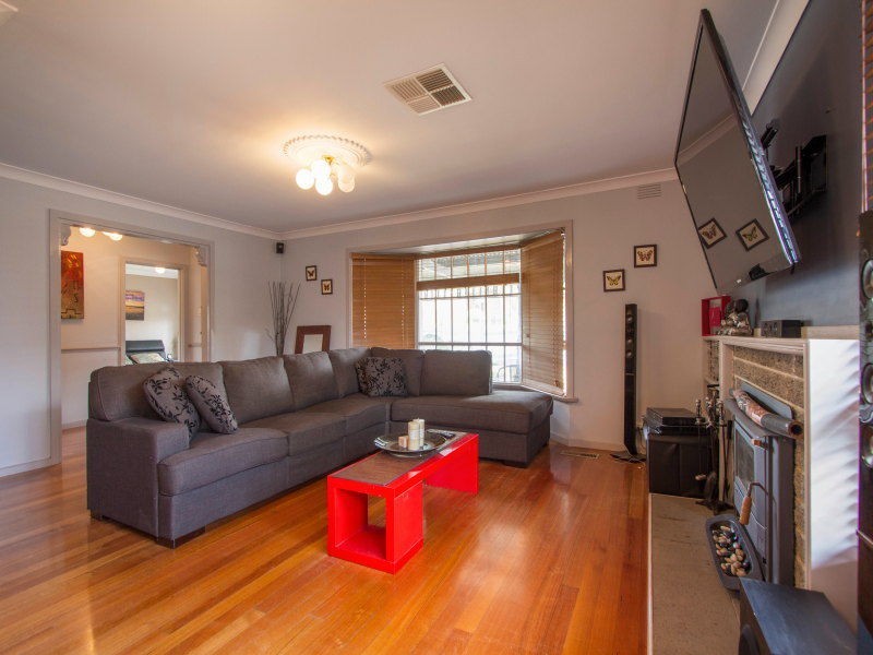 49 Huxley Avenue, Mulgrave VIC 3170