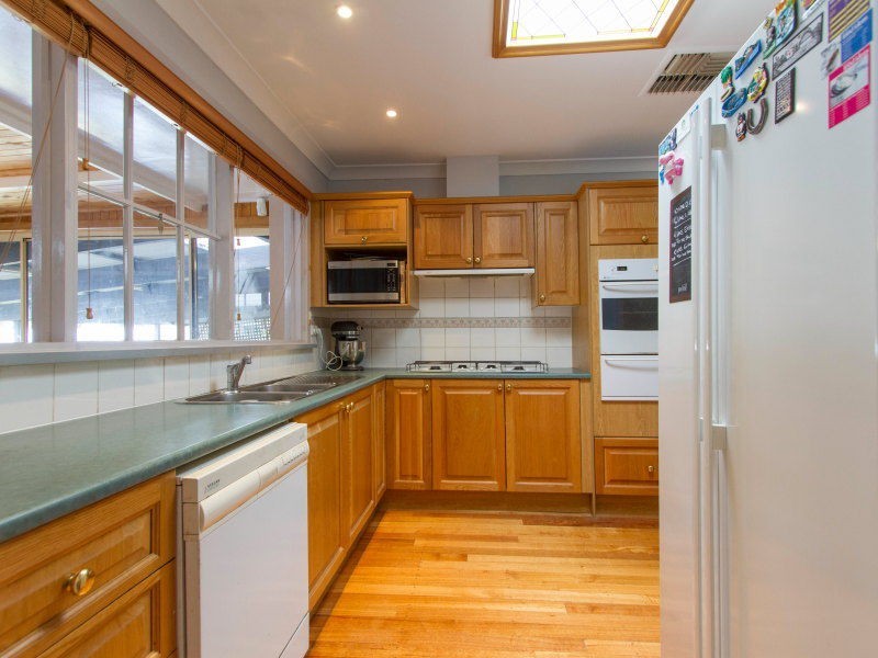 49 Huxley Avenue, Mulgrave VIC 3170