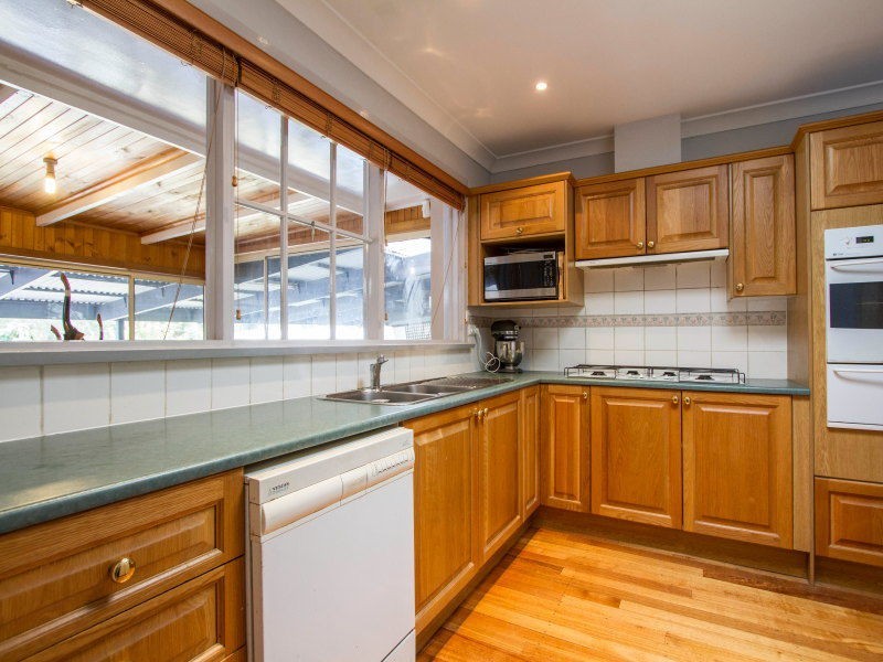 49 Huxley Avenue, Mulgrave VIC 3170