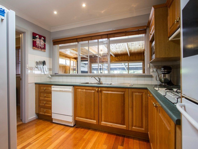 49 Huxley Avenue, Mulgrave VIC 3170