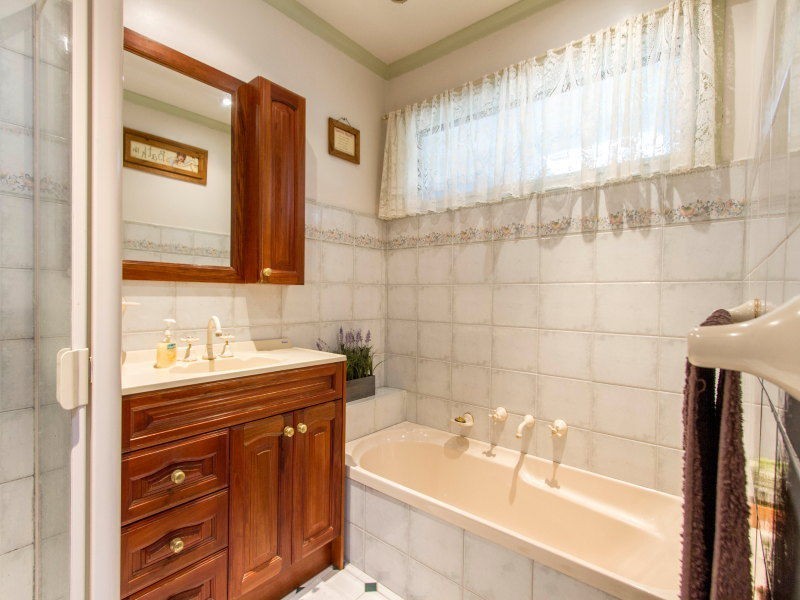 49 Huxley Avenue, Mulgrave VIC 3170