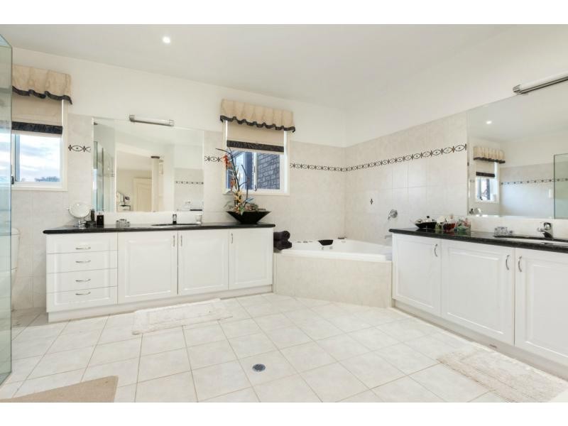19 Hatteras Court, Patterson Lakes VIC 3197