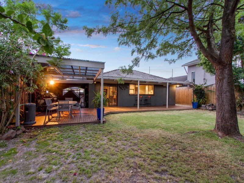 16 Elisdon Drive, Seaford VIC 3198