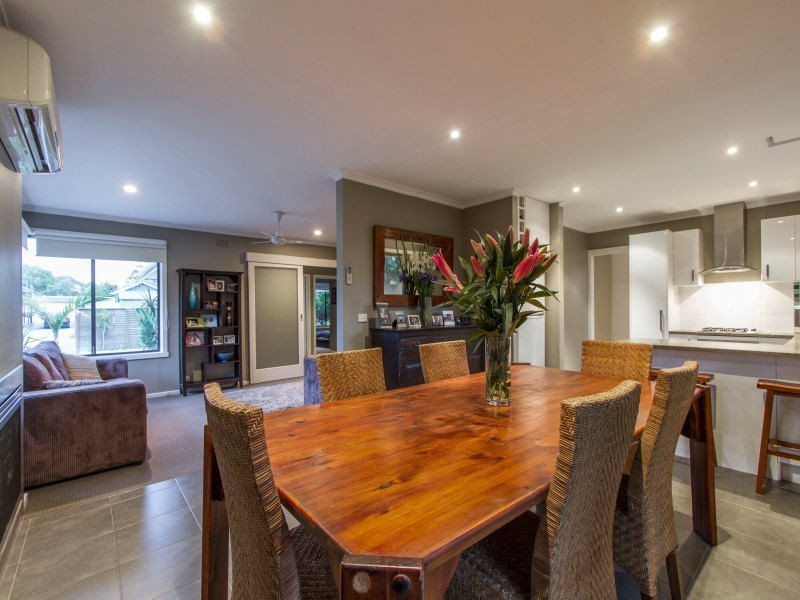 16 Elisdon Drive, Seaford VIC 3198