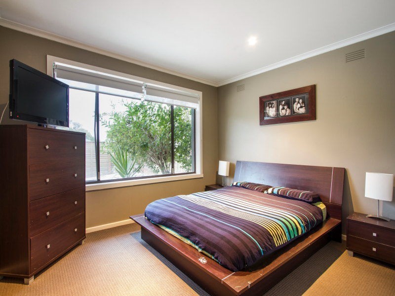 16 Elisdon Drive, Seaford VIC 3198