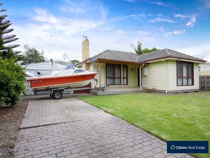 13 Belvedere Road, Seaford VIC 3198