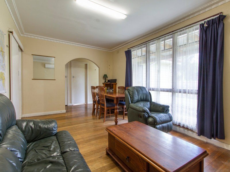 13 Belvedere Road, Seaford VIC 3198