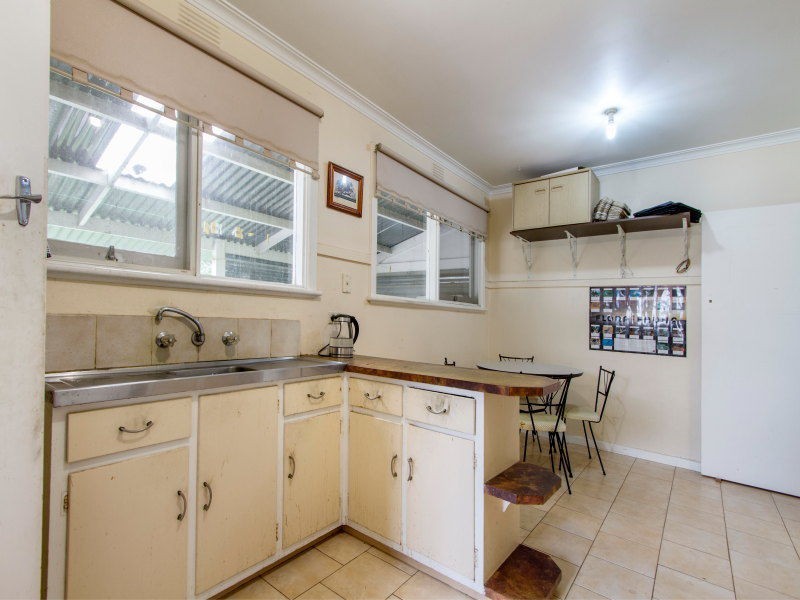13 Belvedere Road, Seaford VIC 3198