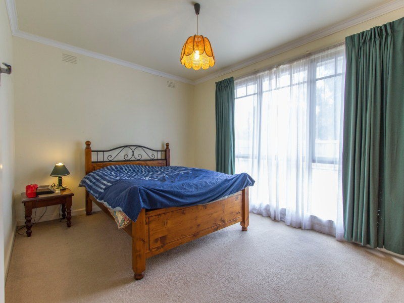 13 Belvedere Road, Seaford VIC 3198