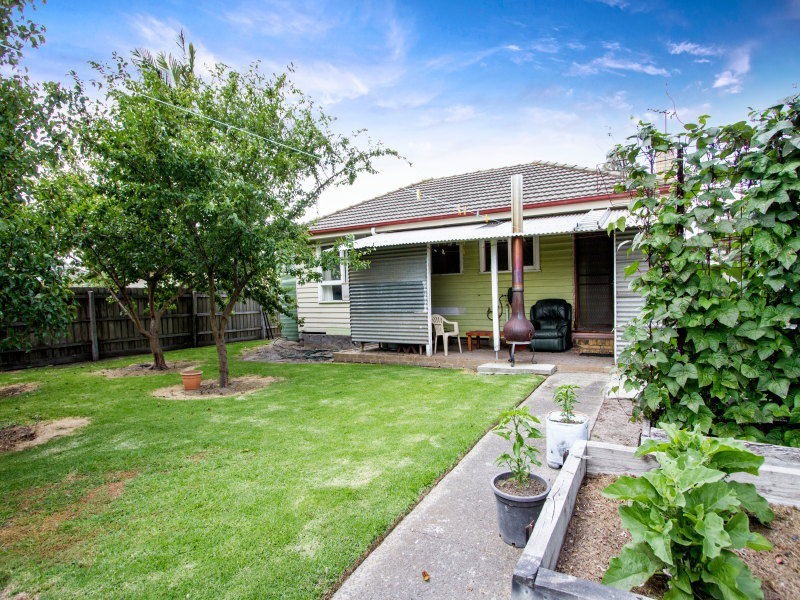 13 Belvedere Road, Seaford VIC 3198