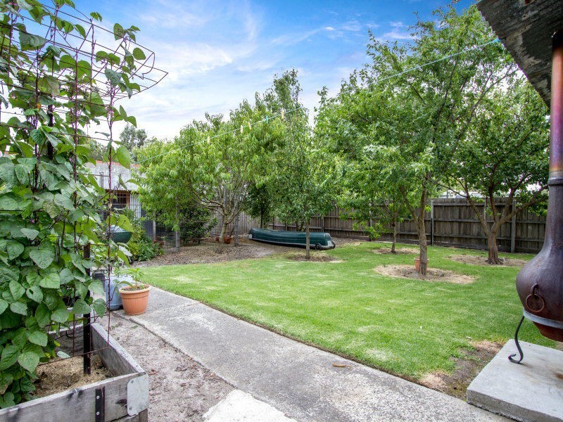 13 Belvedere Road, Seaford VIC 3198