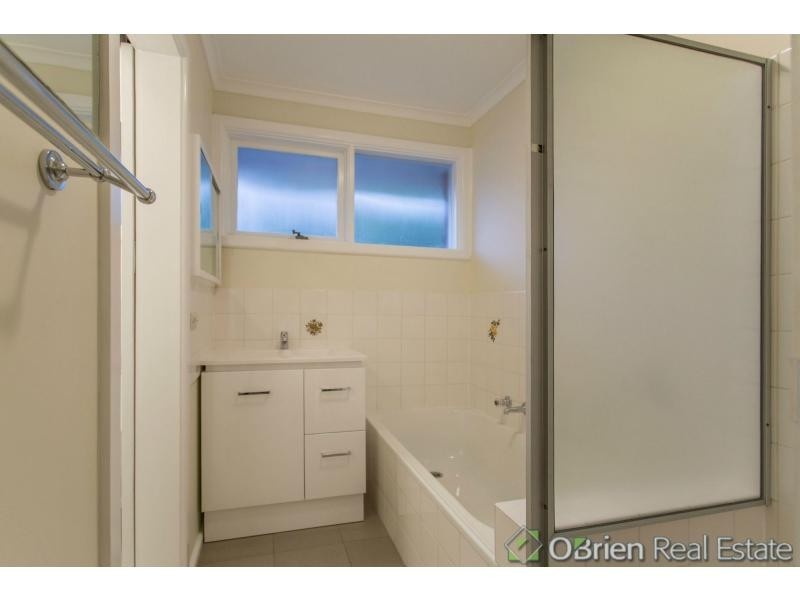 1/9 Golden Avenue, Bonbeach VIC 3196