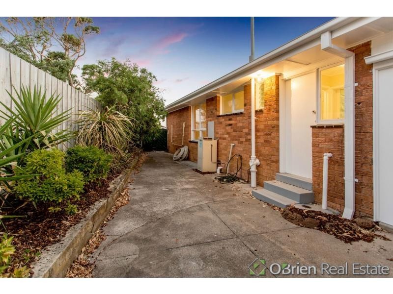 1/9 Golden Avenue, Bonbeach VIC 3196