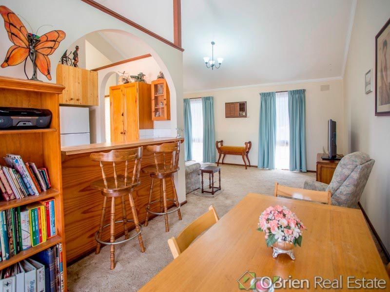 15 Tudor Court, Edithvale VIC 3196