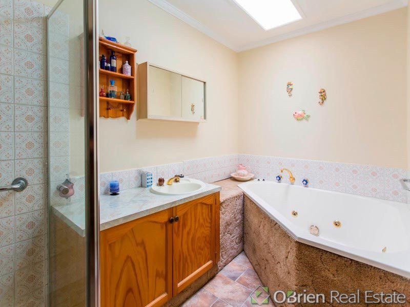 15 Tudor Court, Edithvale VIC 3196