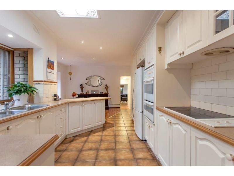 8 Mountain Avenue, Frankston South VIC 3199