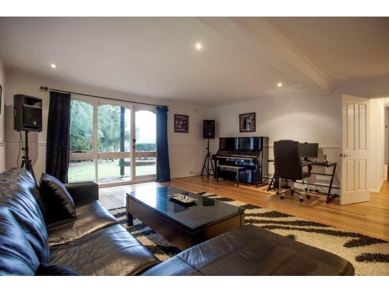 8 Mountain Avenue, Frankston South VIC 3199