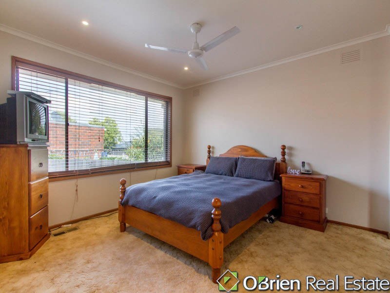 8 Briar Court, Langwarrin VIC 3910