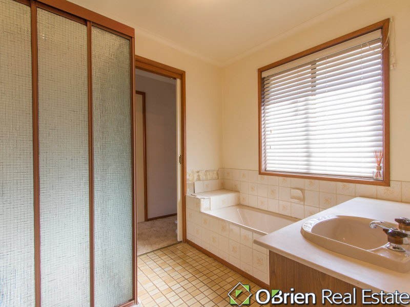 8 Briar Court, Langwarrin VIC 3910