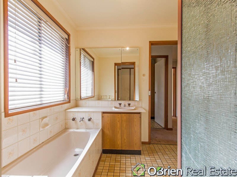 8 Briar Court, Langwarrin VIC 3910