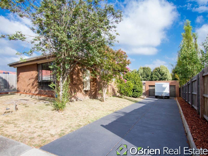 8 Briar Court, Langwarrin VIC 3910