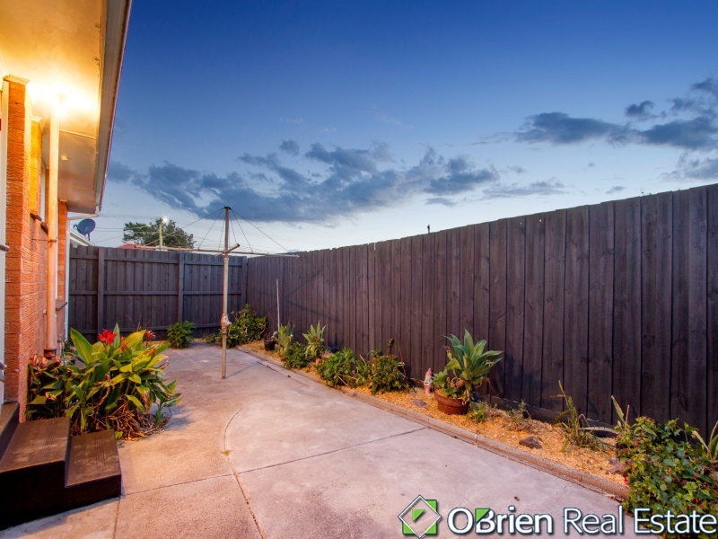 10/9 Golden Avenue, Chelsea VIC 3196