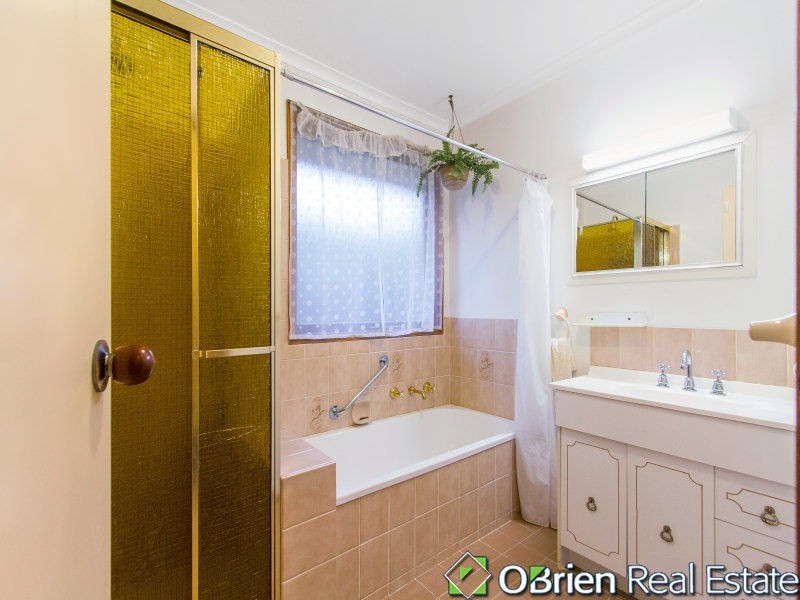 16 Beckenham Place, Langwarrin VIC 3910