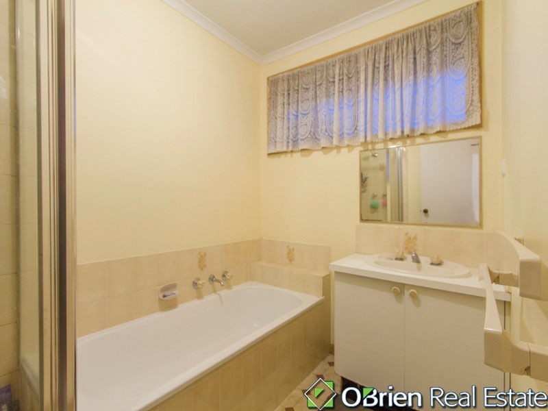 1/17 Darnley Drive, Skye VIC 3977