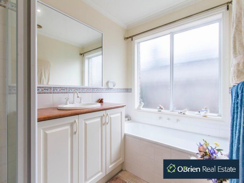 23 Erinka Crescent, Patterson Lakes VIC 3197