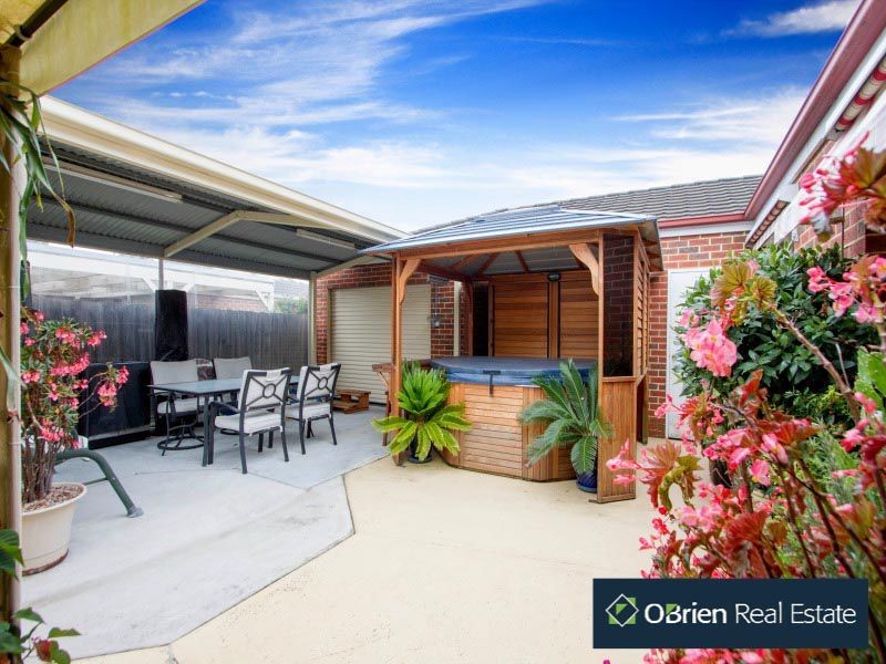 23 Erinka Crescent, Patterson Lakes VIC 3197