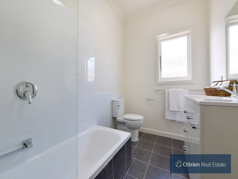 2 Warren Street, Bonbeach VIC 3196