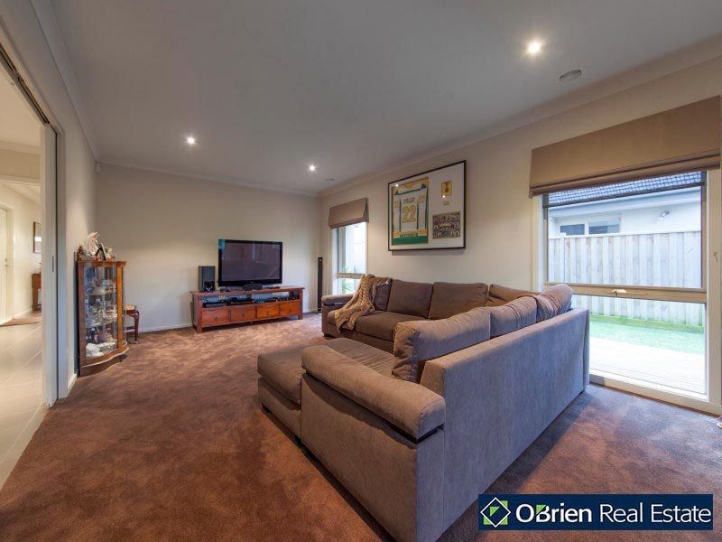 95 Sandhurst Boulevard, Sandhurst VIC 3977