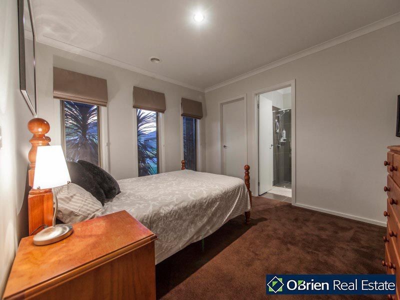 95 Sandhurst Boulevard, Sandhurst VIC 3977