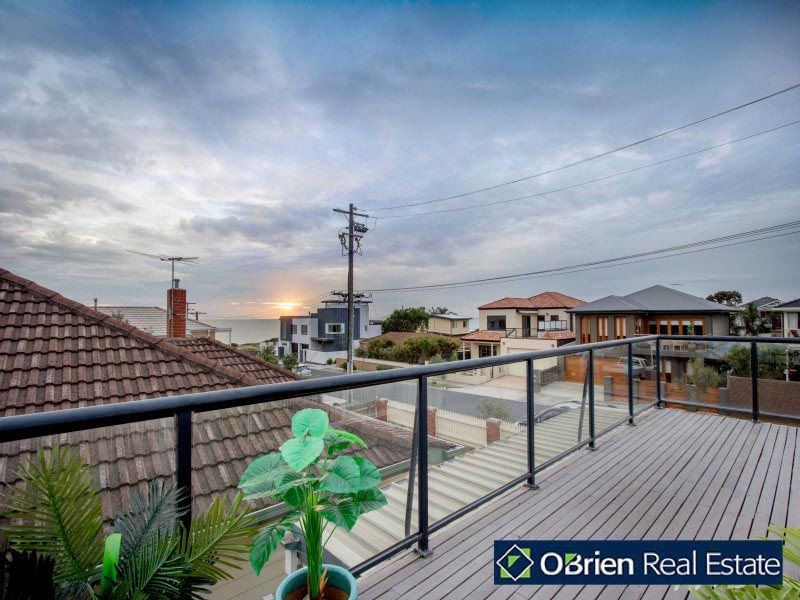 1/12 Newberry Avenue, Bonbeach VIC 3196