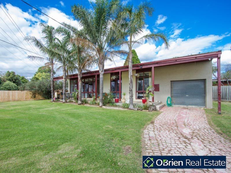 21 Silvertop Crescent, Frankston North VIC 3200