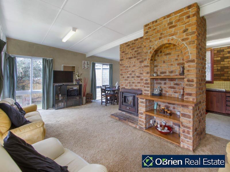 21 Silvertop Crescent, Frankston North VIC 3200