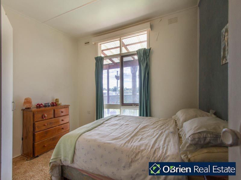 21 Silvertop Crescent, Frankston North VIC 3200