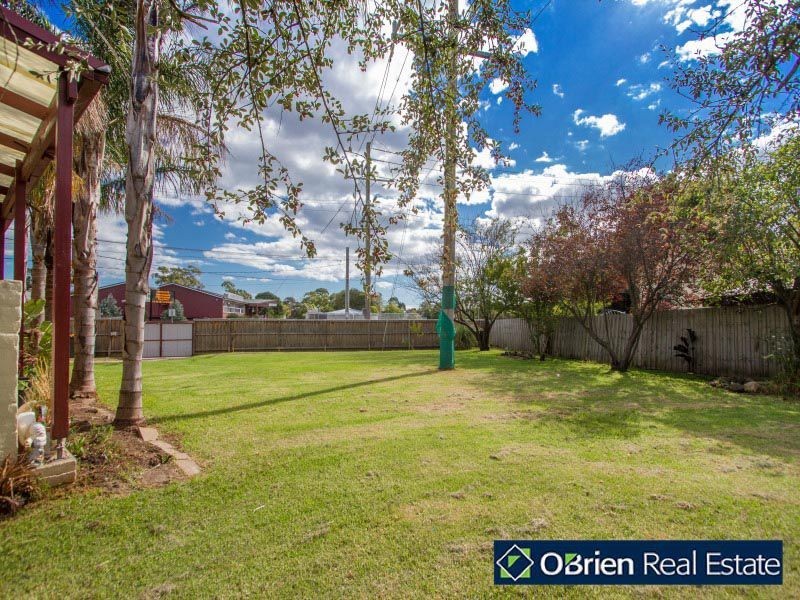 21 Silvertop Crescent, Frankston North VIC 3200