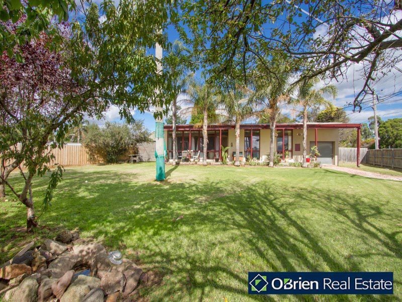 21 Silvertop Crescent, Frankston North VIC 3200