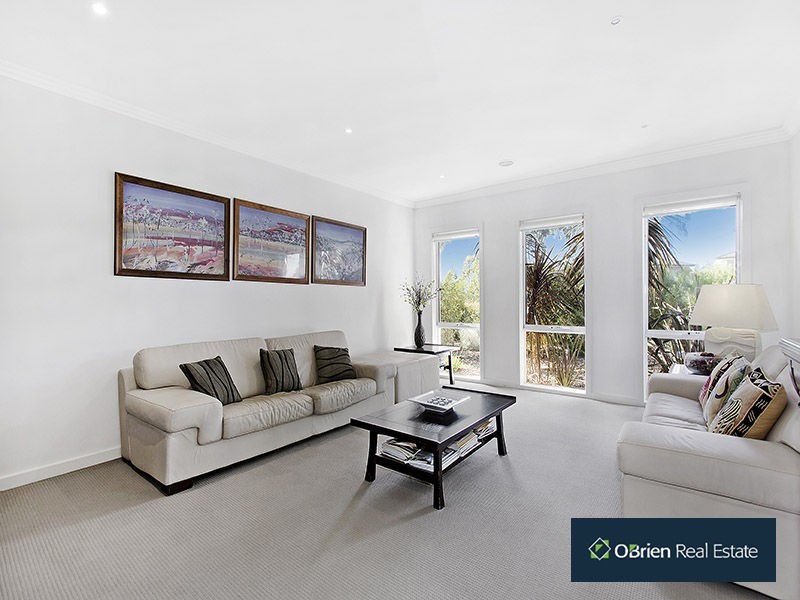 2 Hidden Grove Boulevard, Keysborough VIC 3173