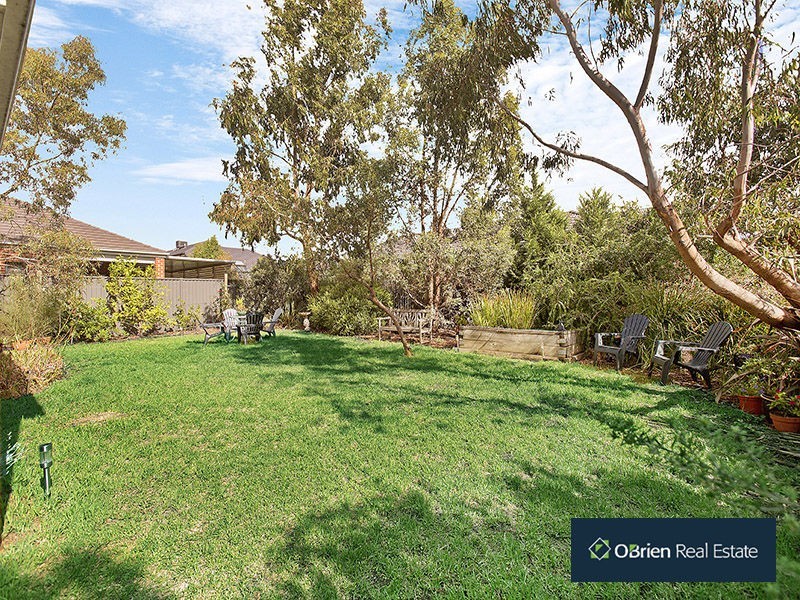 2 Hidden Grove Boulevard, Keysborough VIC 3173