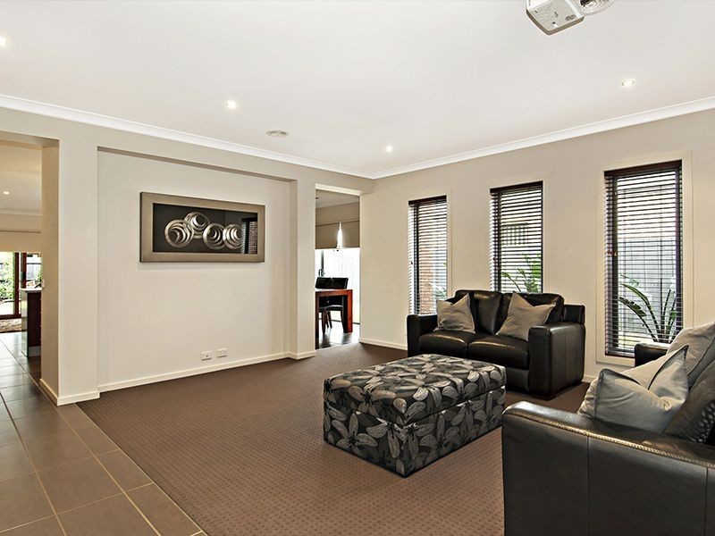 14 Merriwee Chase, Sandhurst VIC 3977