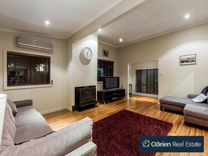 11 Lochiel Avenue, Edithvale VIC 3196