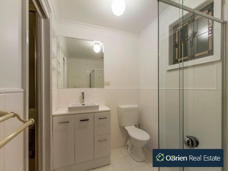 11 Lochiel Avenue, Edithvale VIC 3196