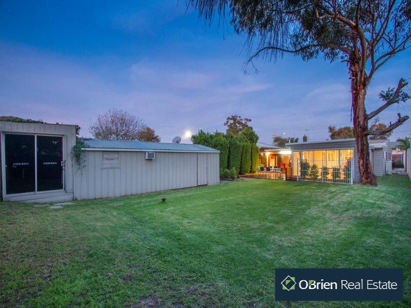 11 Lochiel Avenue, Edithvale VIC 3196