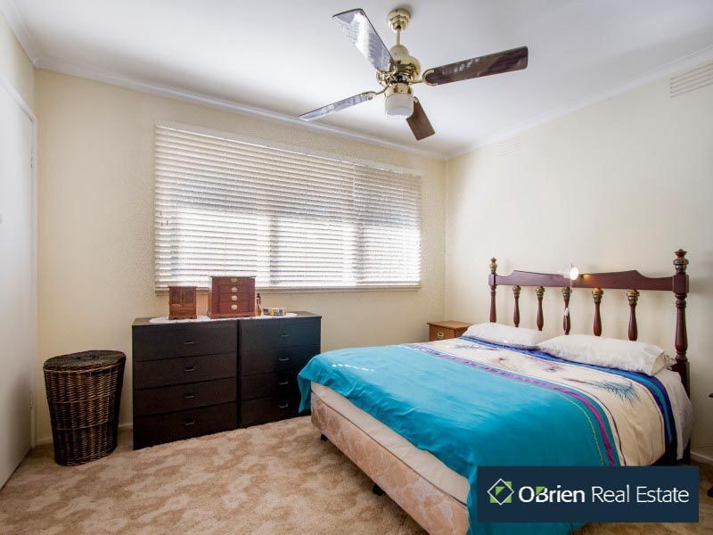 23 Selsey Street, Seaford VIC 3198