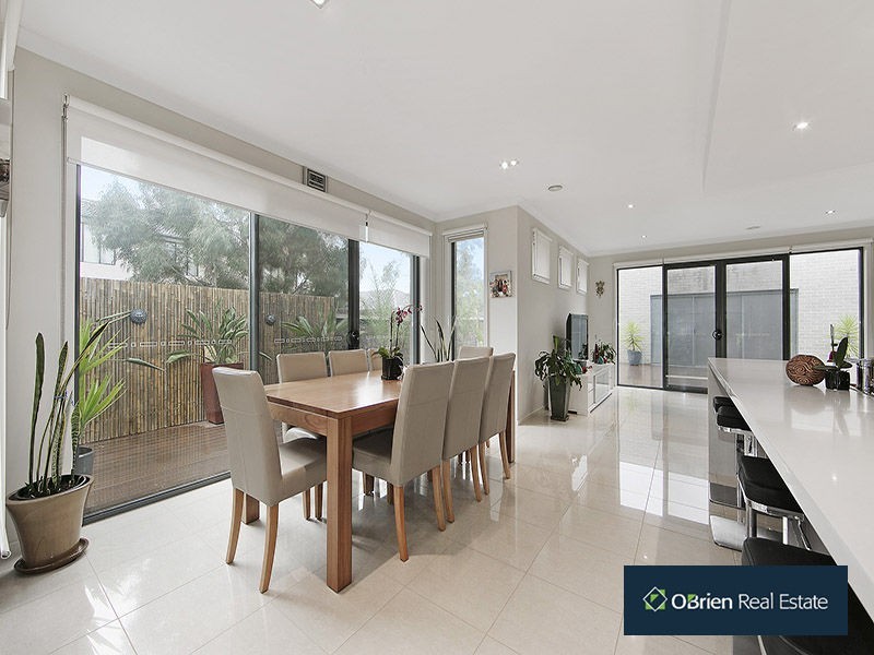 12 Greenview Terrace, Keysborough VIC 3173