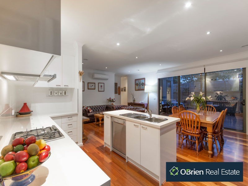 2/15 Alleyne Avenue, Bonbeach VIC 3196