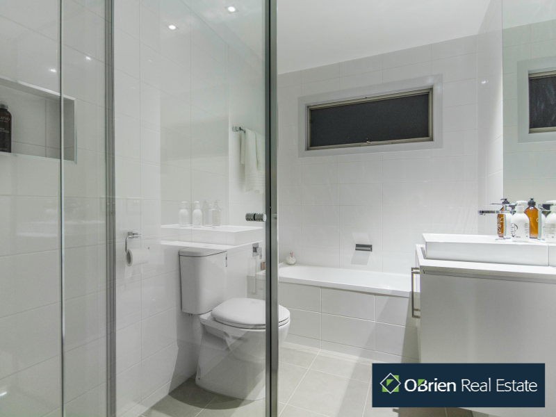 1/54 Golden Avenue, Bonbeach VIC 3196