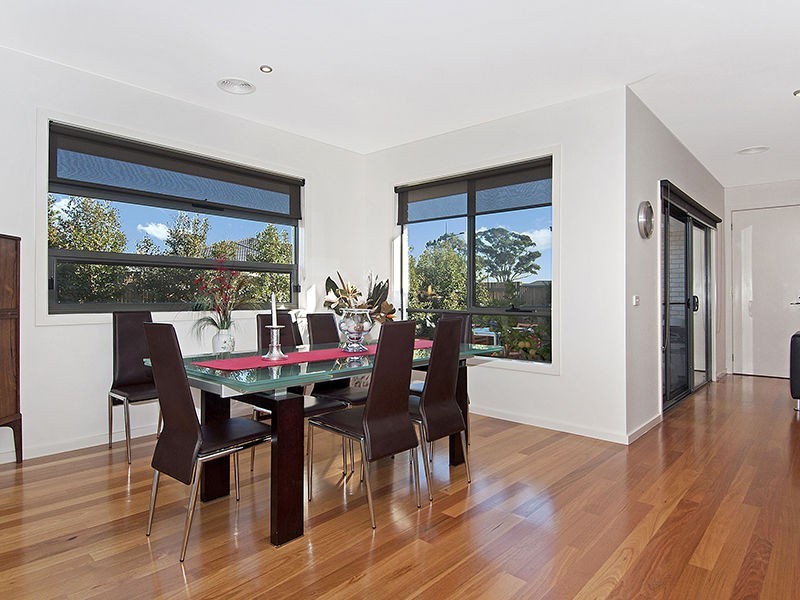 2 Pemberton Lane, Sandhurst VIC 3977